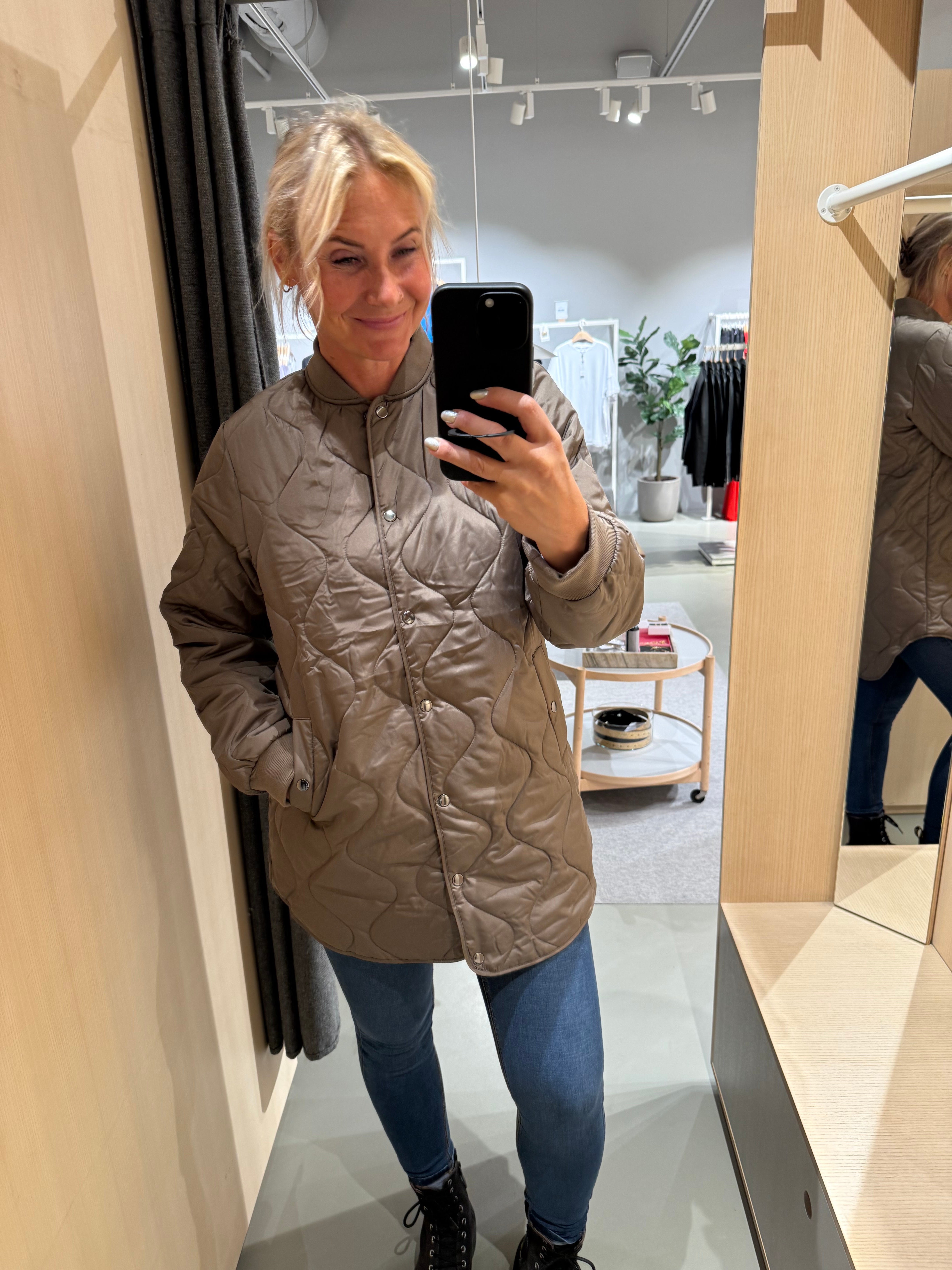 VITATE Coat - Falcon